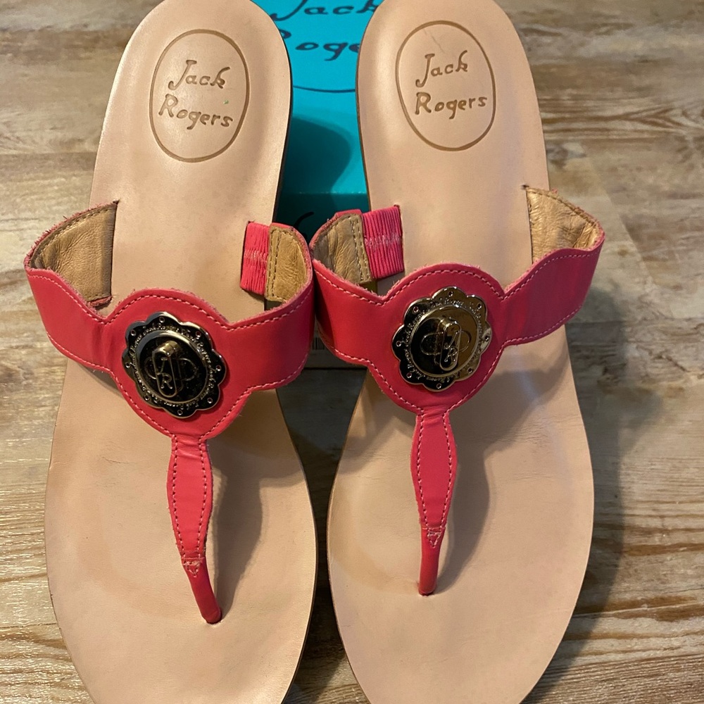 Jack Rogers got pink sandal